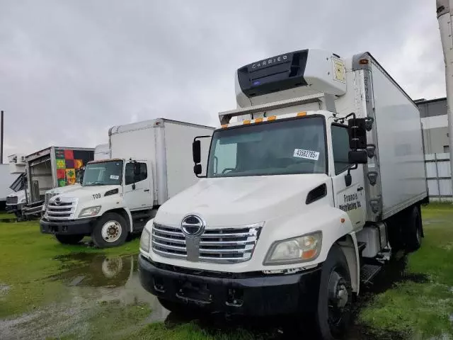 2009 Hino Hino 268