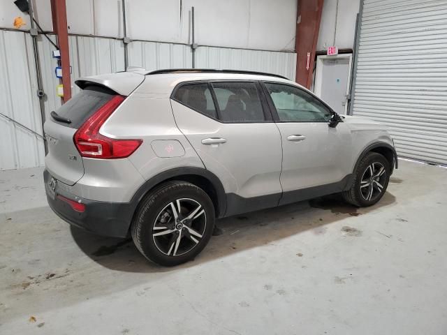 2024 Volvo XC40 Core