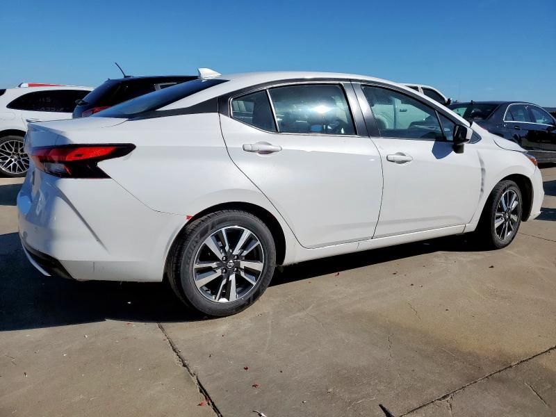 2022 Nissan Versa SV