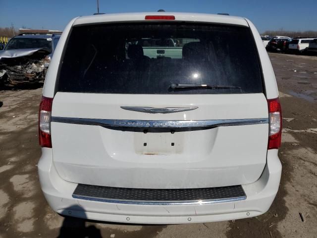 2016 Chrysler Town & Country Touring L