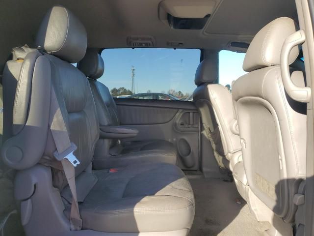 2004 Toyota Sienna XLE