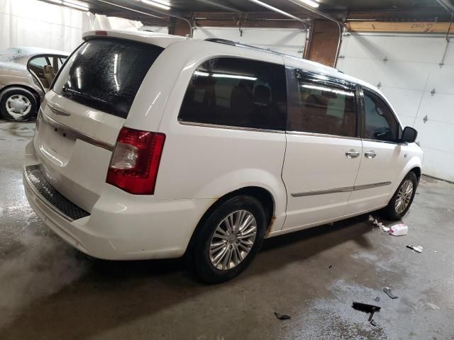 2014 Chrysler Town & Country Touring L