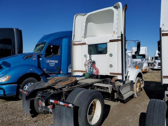 2007 Kenworth Construction T800