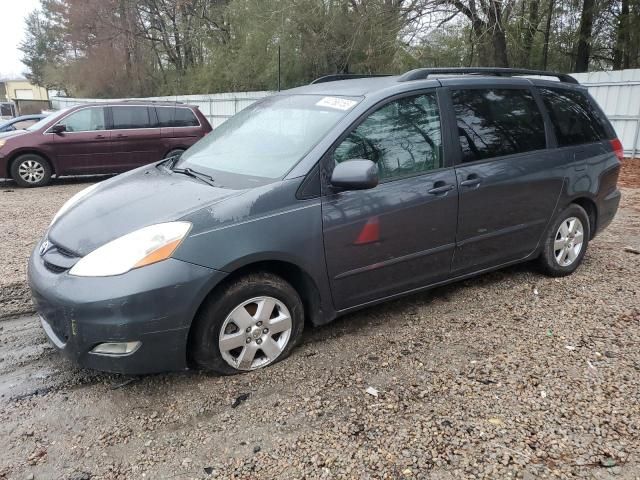 2009 Toyota Sienna XLE