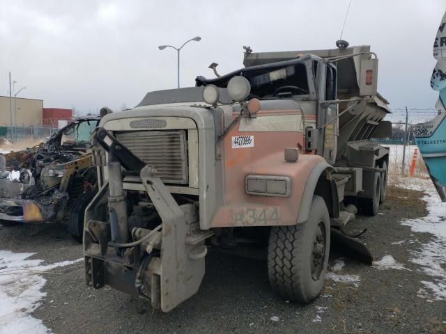 1996 Freightliner Conventional FLD120