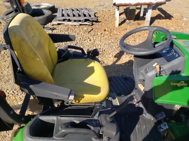 2019 John Deere 1025R Tractor