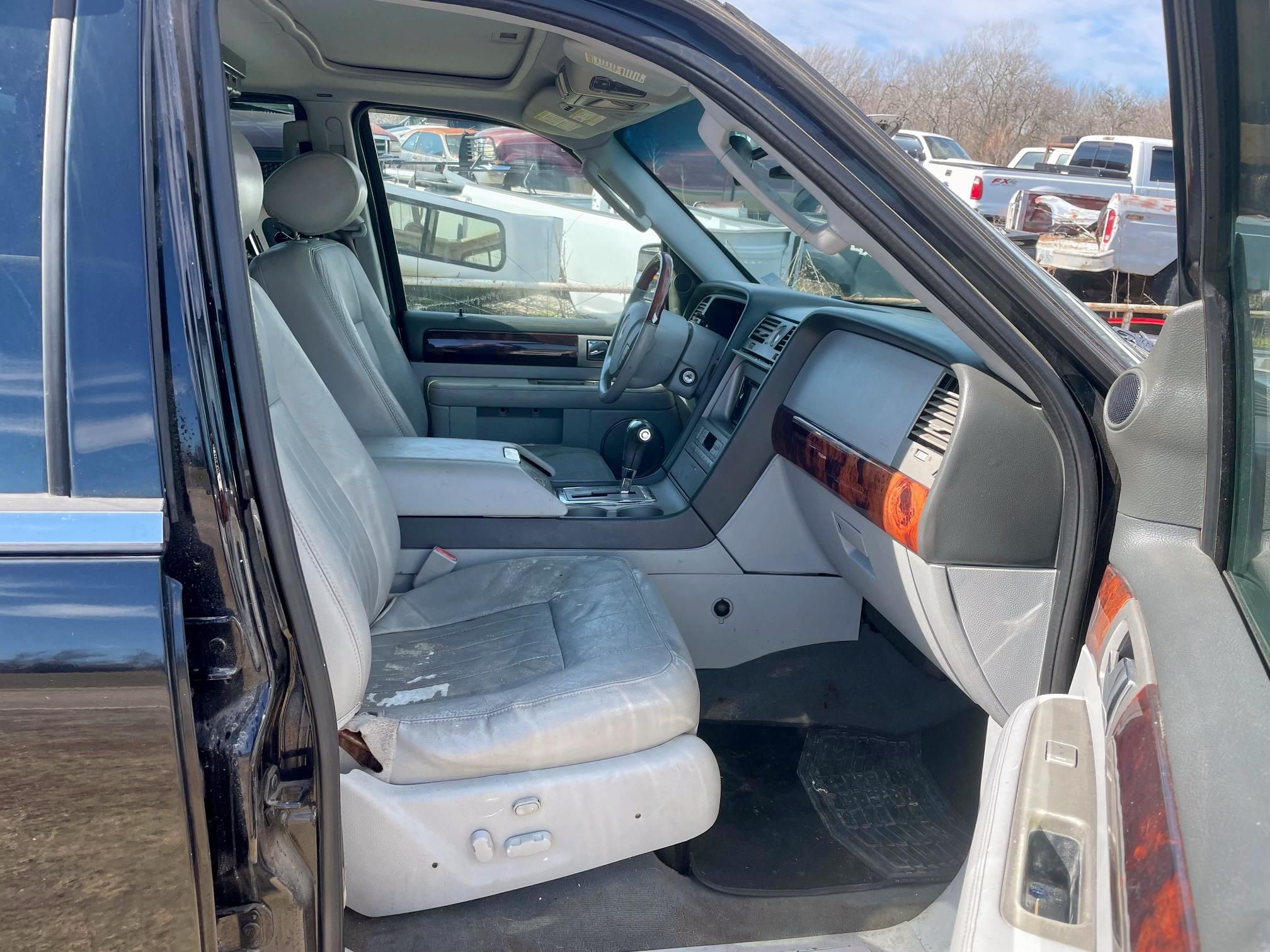 2005 Lincoln Navigator