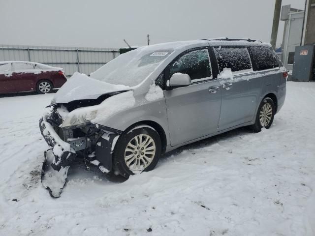 2016 Toyota Sienna XLE