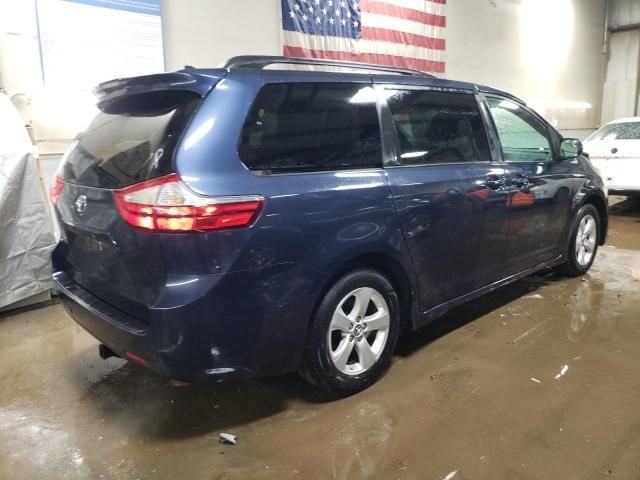 2018 Toyota Sienna LE