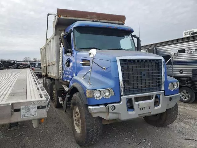 2003 Volvo VHD