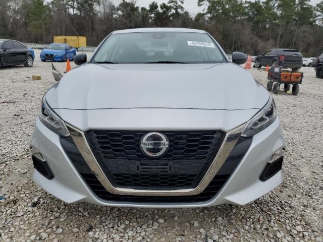 2022 Nissan Altima SR