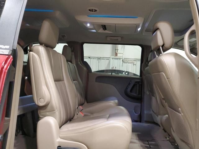 2011 Chrysler Town & Country Touring L