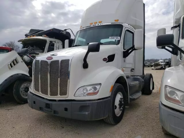 2015 Peterbilt 579