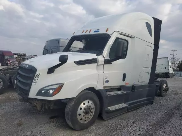 2022 Freightliner Cascadia 126