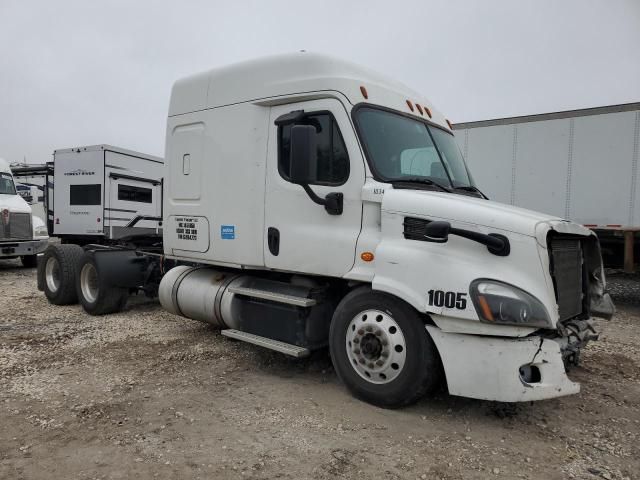 2016 Freightliner Cascadia 113