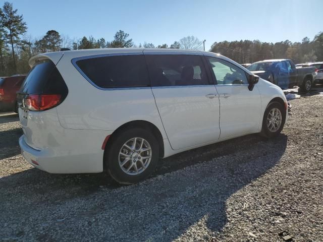 2024 Chrysler Voyager LX