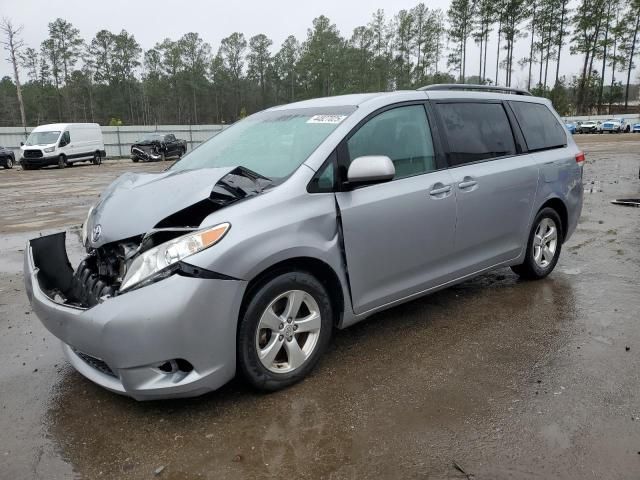 2013 Toyota Sienna LE