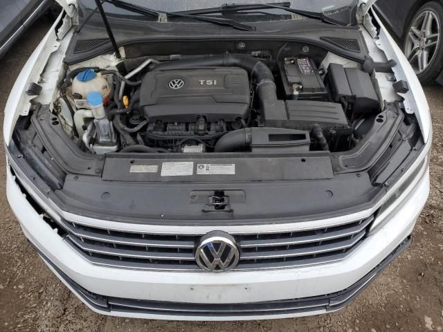 2016 Volkswagen Passat SEL