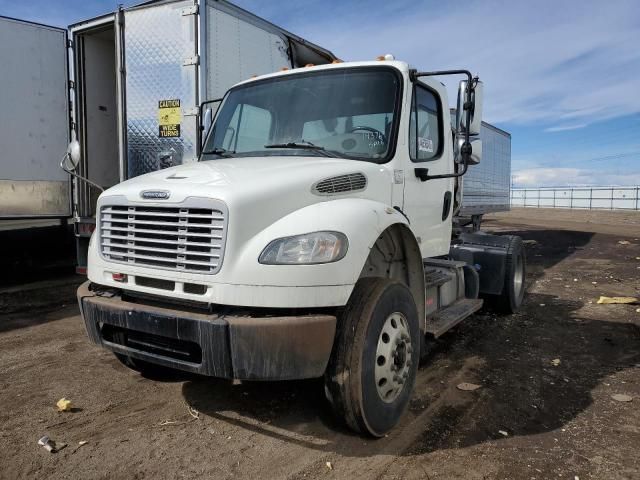 2016 Freightliner M2 106 Semi Truck