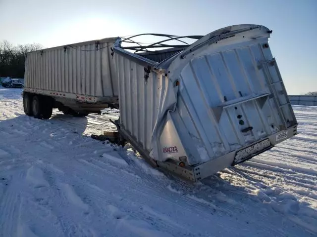 2011 Dakota Trailer