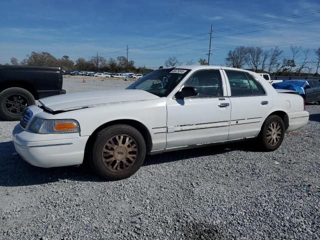 2004 Ford Crown Victoria LX