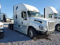 Salvage trucks for sale at Mcfarland, WI auction: 2019 Freightliner Cascadia 125