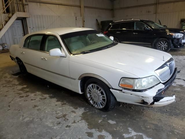 2006 Lincoln Town Car Signature Long Wheelbase