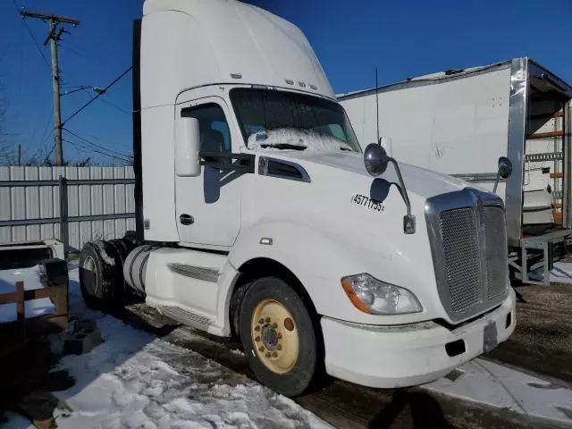 2014 Kenworth Construction T680