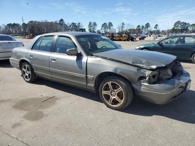 2003 Ford Crown Victoria LX