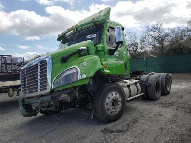 2013 Freightliner Cascadia 113