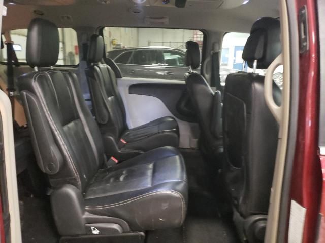 2012 Chrysler Town & Country Touring