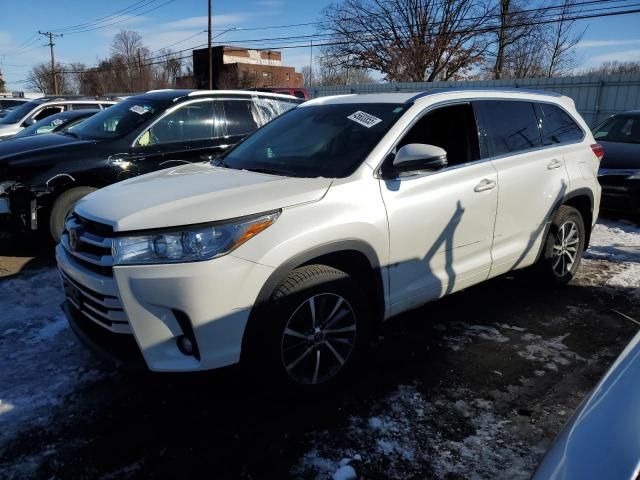 2018 Toyota Highlander SE