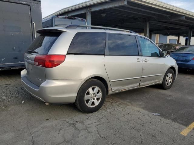 2004 Toyota Sienna CE