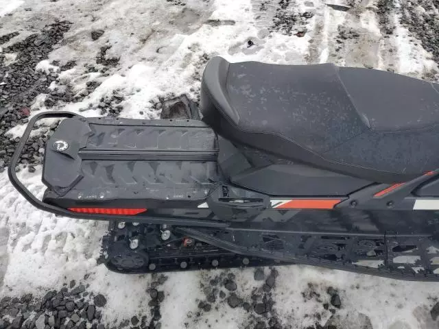 2019 Skidoo 2019 Skidoo Renegade