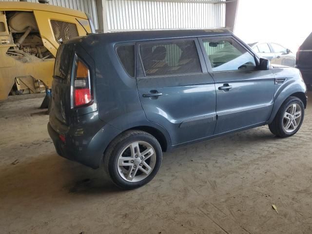 2011 KIA Soul +