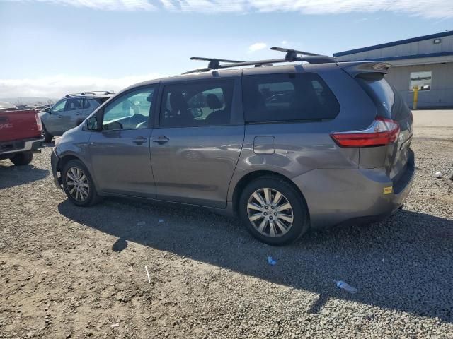 2017 Toyota Sienna LE