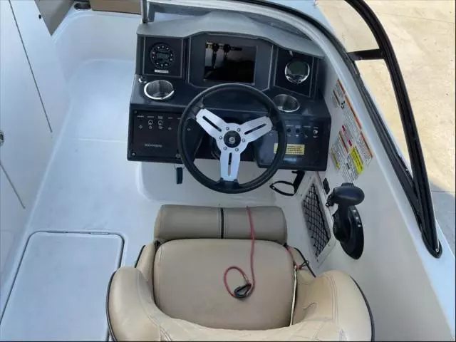 2023 Bayliner VR6