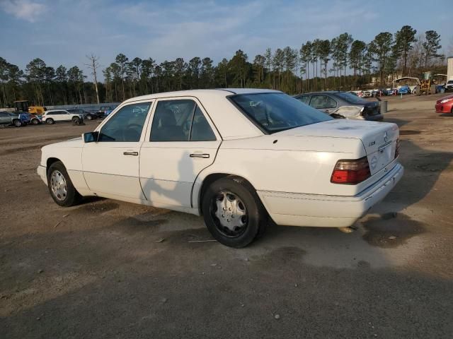 1995 Mercedes-Benz E 320 Base