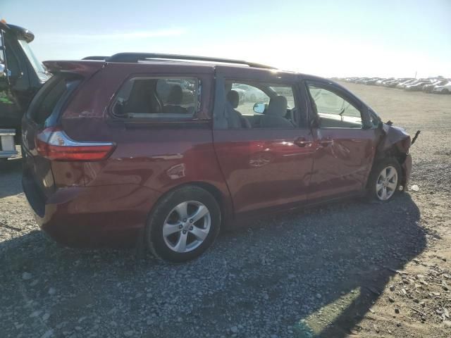 2016 Toyota Sienna LE