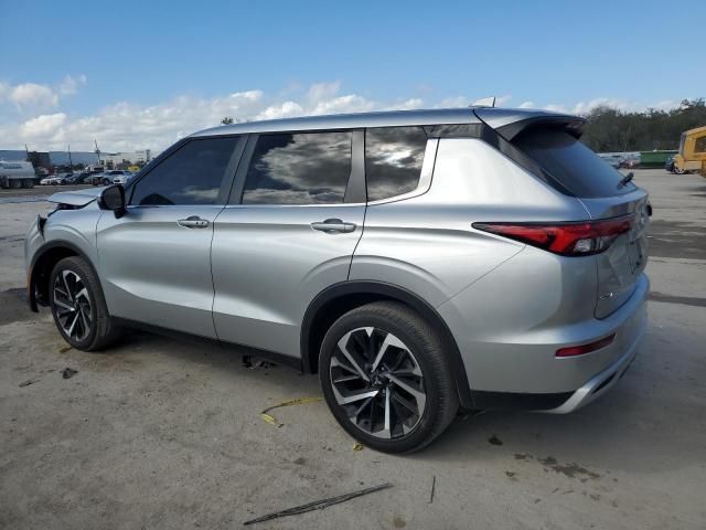 2022 Mitsubishi Outlander SE