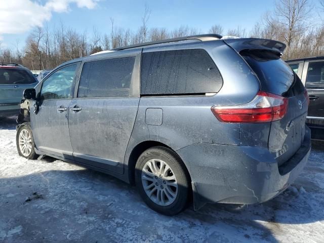 2017 Toyota Sienna XLE