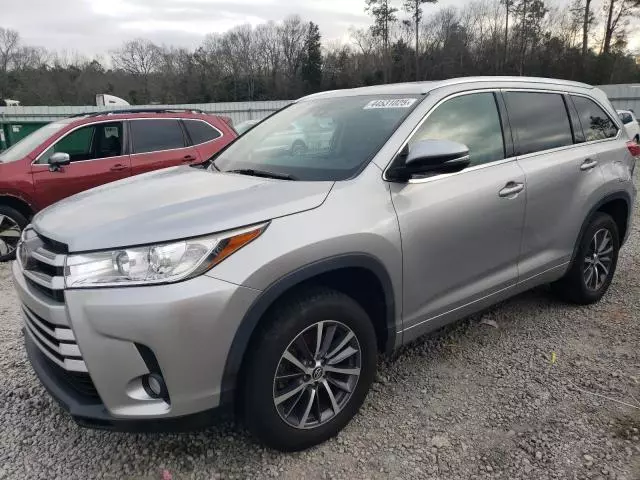 2017 Toyota Highlander SE