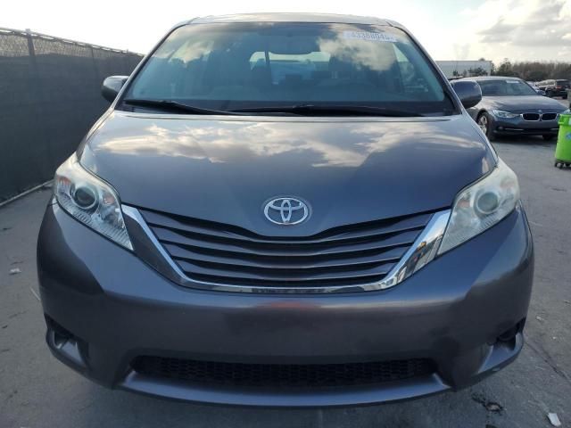 2017 Toyota Sienna LE