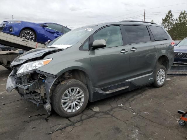 2014 Toyota Sienna XLE