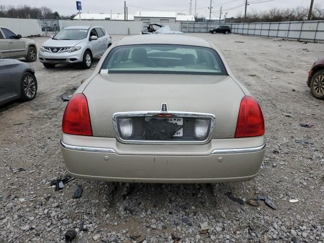 2004 Lincoln Town Car Executive