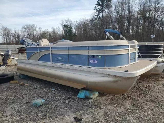 2018 Bennington Marine Boat