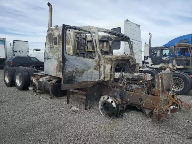 2007 Volvo VN Semi Truck