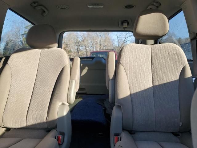 2012 KIA Sedona LX