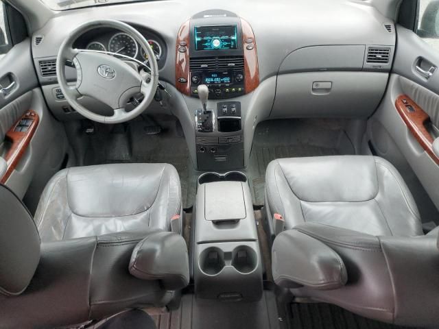 2005 Toyota Sienna XLE