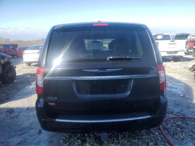 2012 Chrysler Town & Country Touring L